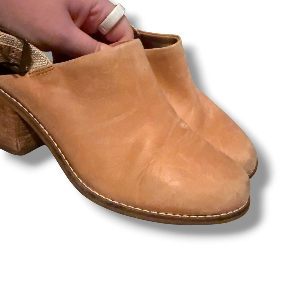 TOMS Leila Slingback Mules Womens 6.5 Tan Leather Block Heel Clogs Buckle Back - Picture 8 of 14